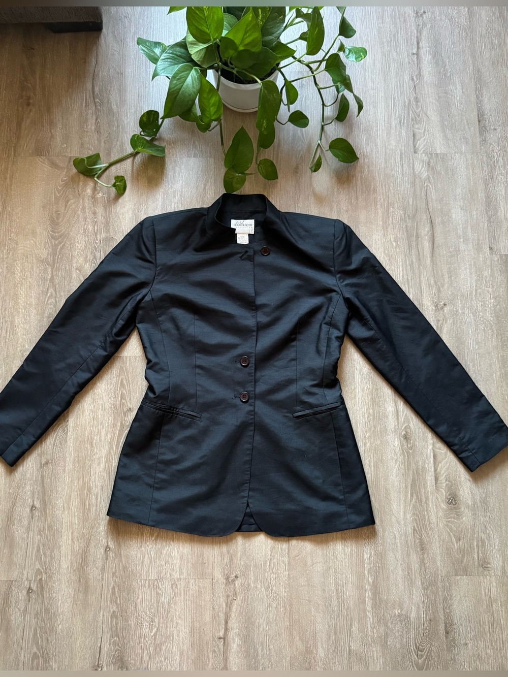 Hugo Buscati Black  100% Silk Blazer Sz 6 Notch Neck Inverted Collared